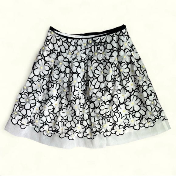 Talbots Skirt Sz 4P Petite Daisy Embellished Pleated Flared Lined 3D Floral EUC - Picture 1 of 14